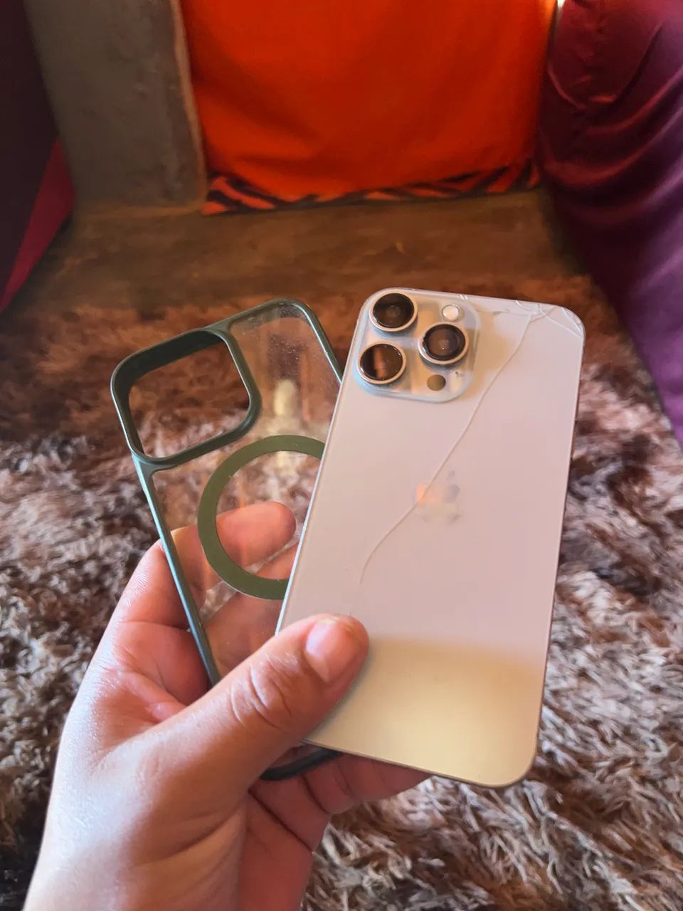 Venda-se iPhone 11 com a carcaça do iPhone 15 pro 256 gb todo original - Foto 2