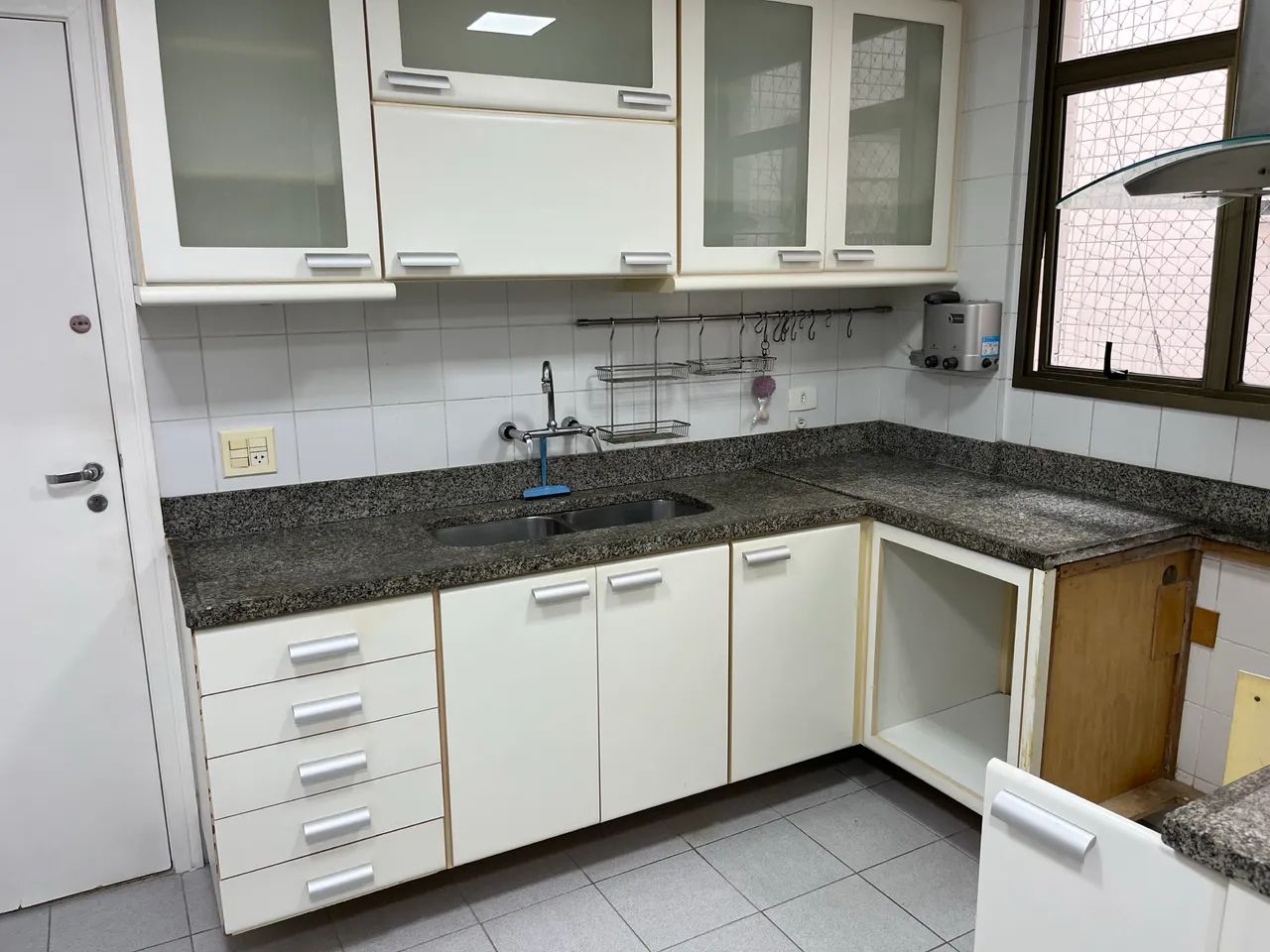 Armário planejado e mármore de Cozinha ( usado)
