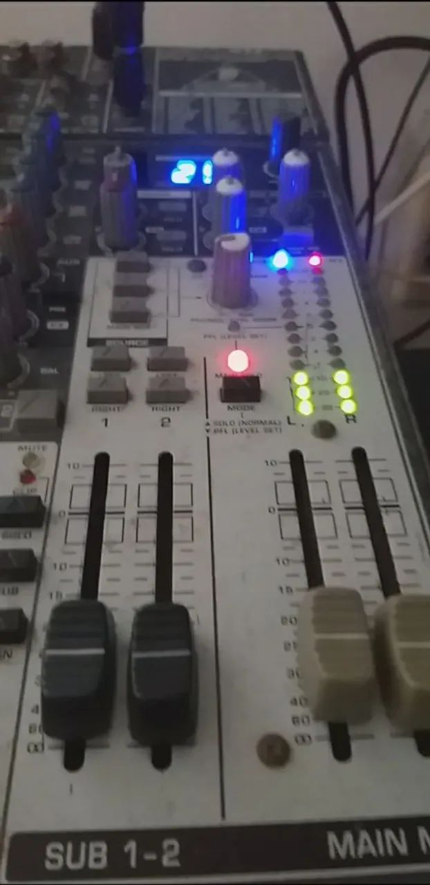 Mixer Behringer 1622 fx - Foto 4