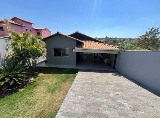 Vende se imóvel mobiliado com 3 quartos 