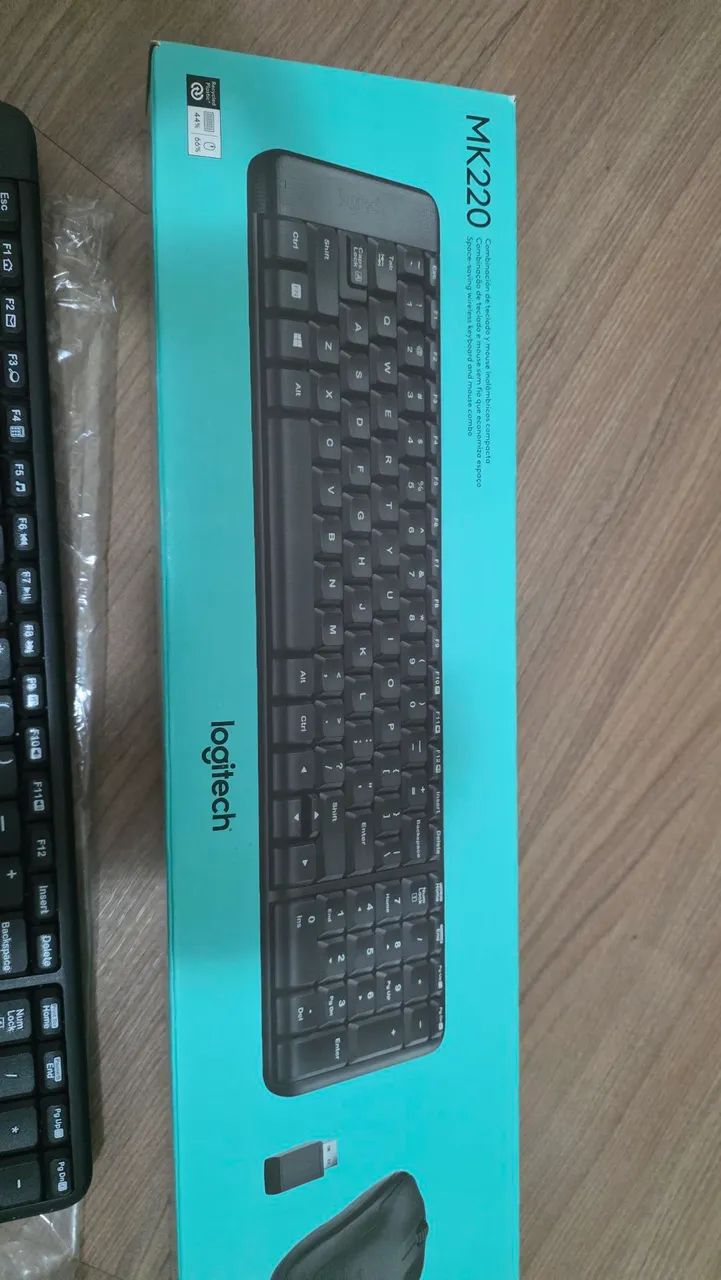 Kit Teclado e Mouse Sem Fio Logitech MK220 ABNT2 - Com Caixa - Foto 2