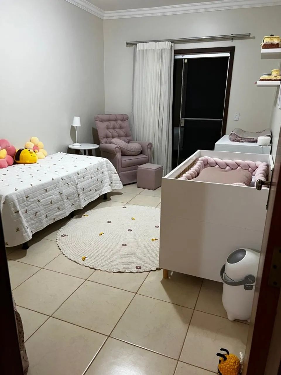 Berço bebê branco com carvalho - Foto 2