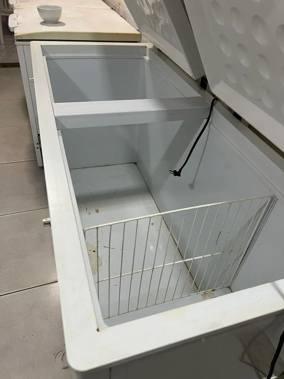 Vendo freezer horizontal 2 portas 503L - Geladeiras e Freezers