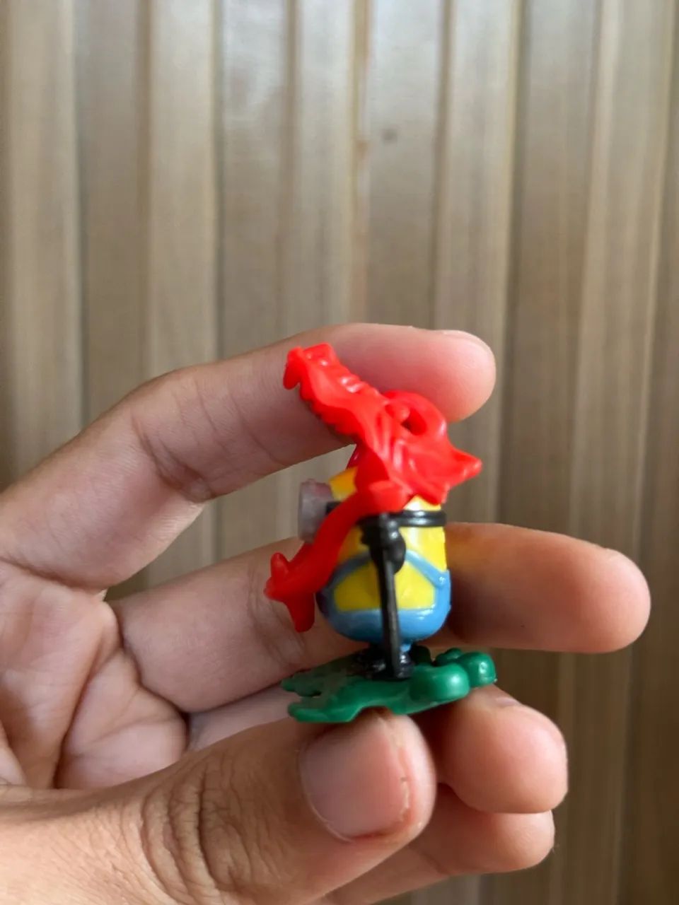 boneco bob minions kinder ovo - Foto 3