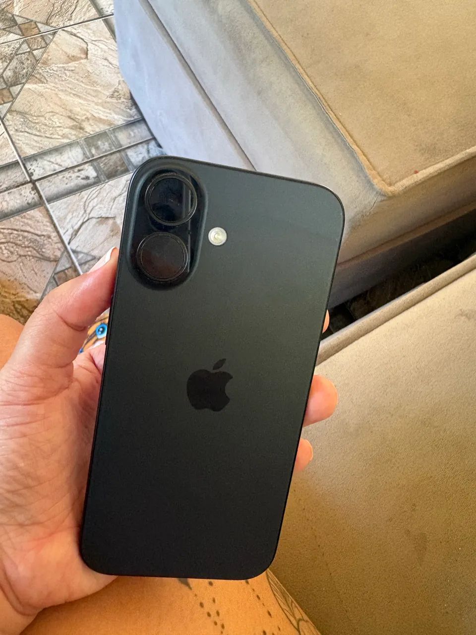 iPhone 16 bateria 100% - Foto 4