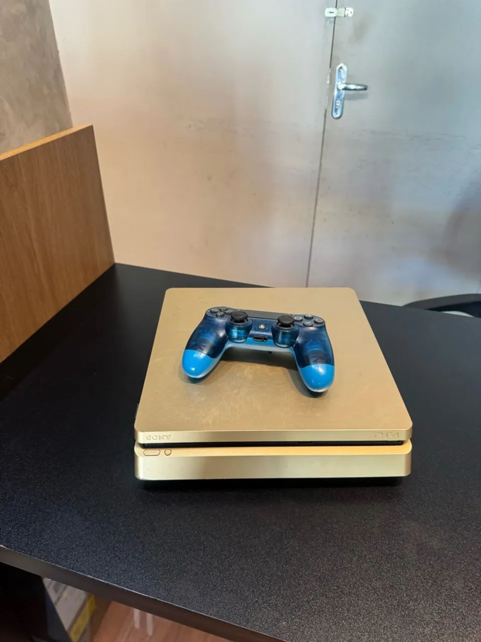 Ps4 slim de 1TB dourado  - Foto 2