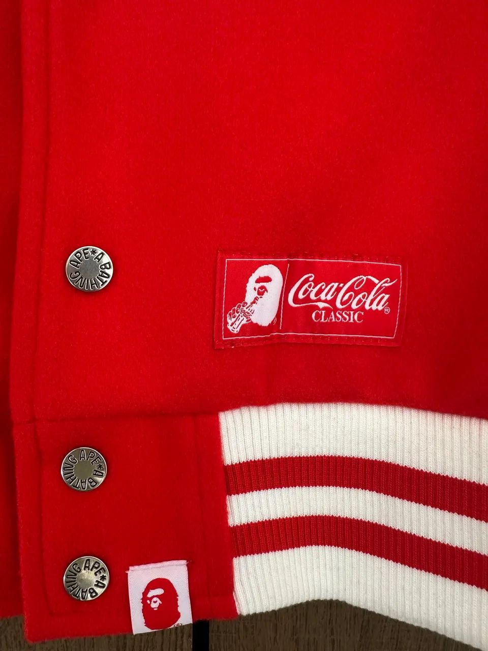 Jaqueta Bape x Coca-Cola Varsity College - Foto 4