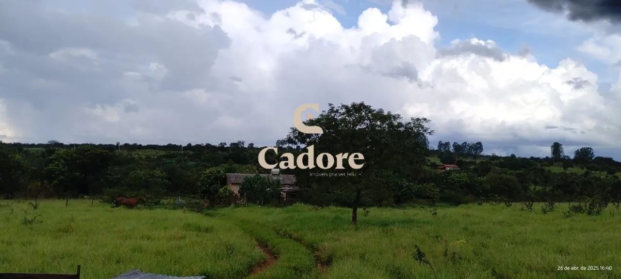 Chácara à venda no Km 32 de Uberlândia com 2/4 sendo 01 suíte