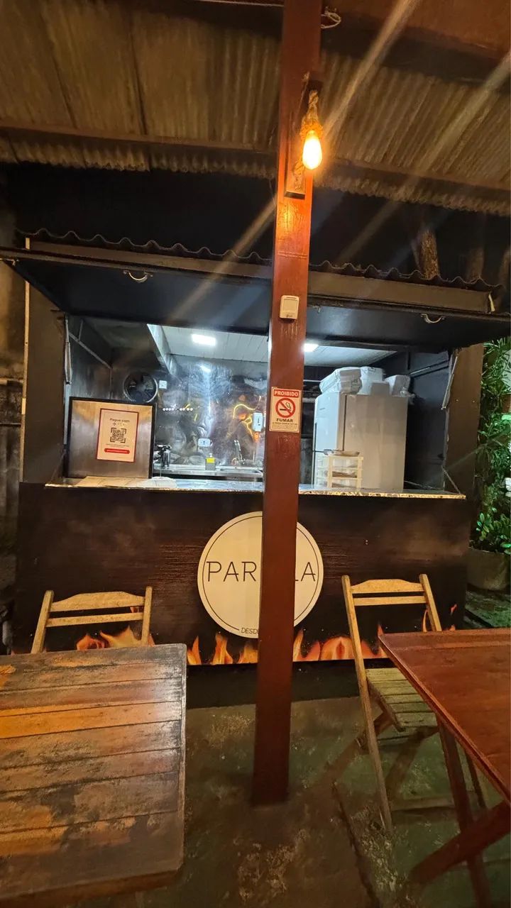 Vende-se não tem rodas, retirar do local