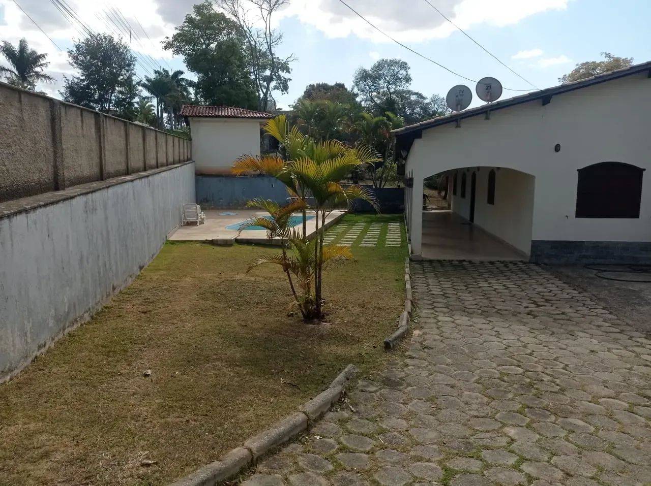 Excelente casa no Condomínio Vale do Ouro