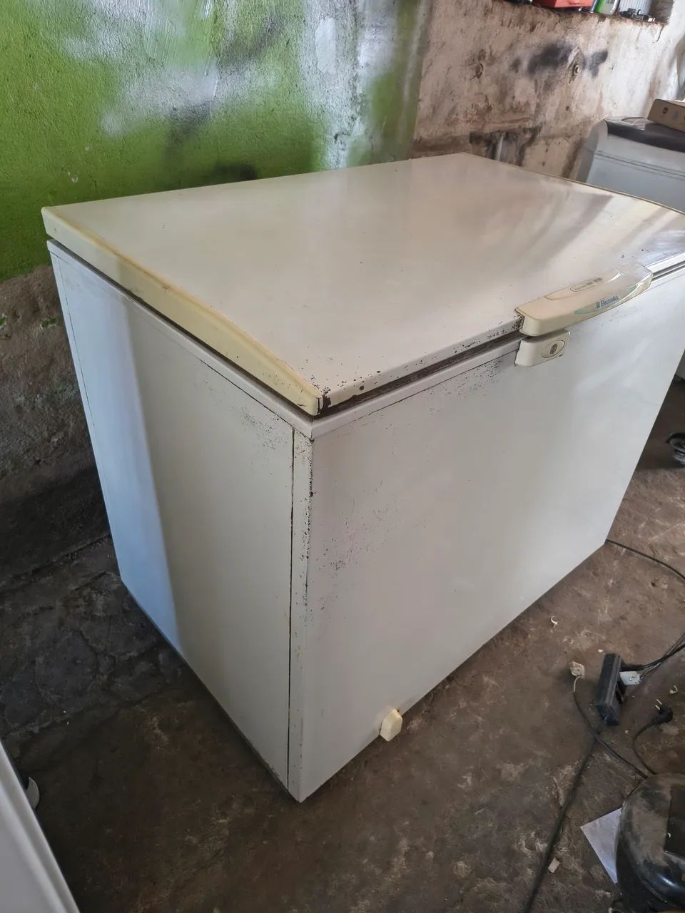 Vendo freezer Eletrolux funcionando perfeitamente dependendo do lugar entrego  - Foto 4