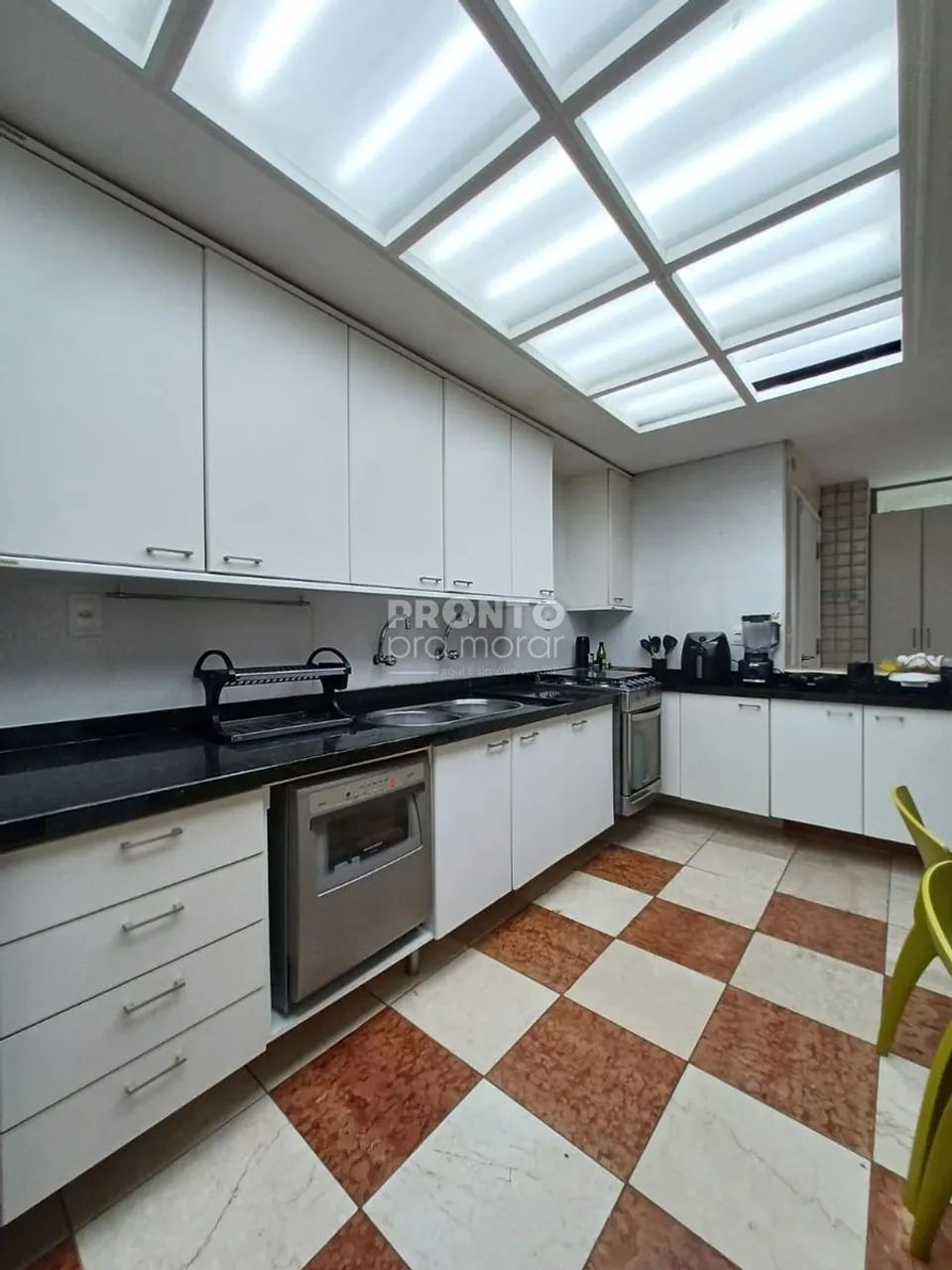 Apartamento com 4 quartos em Piedade