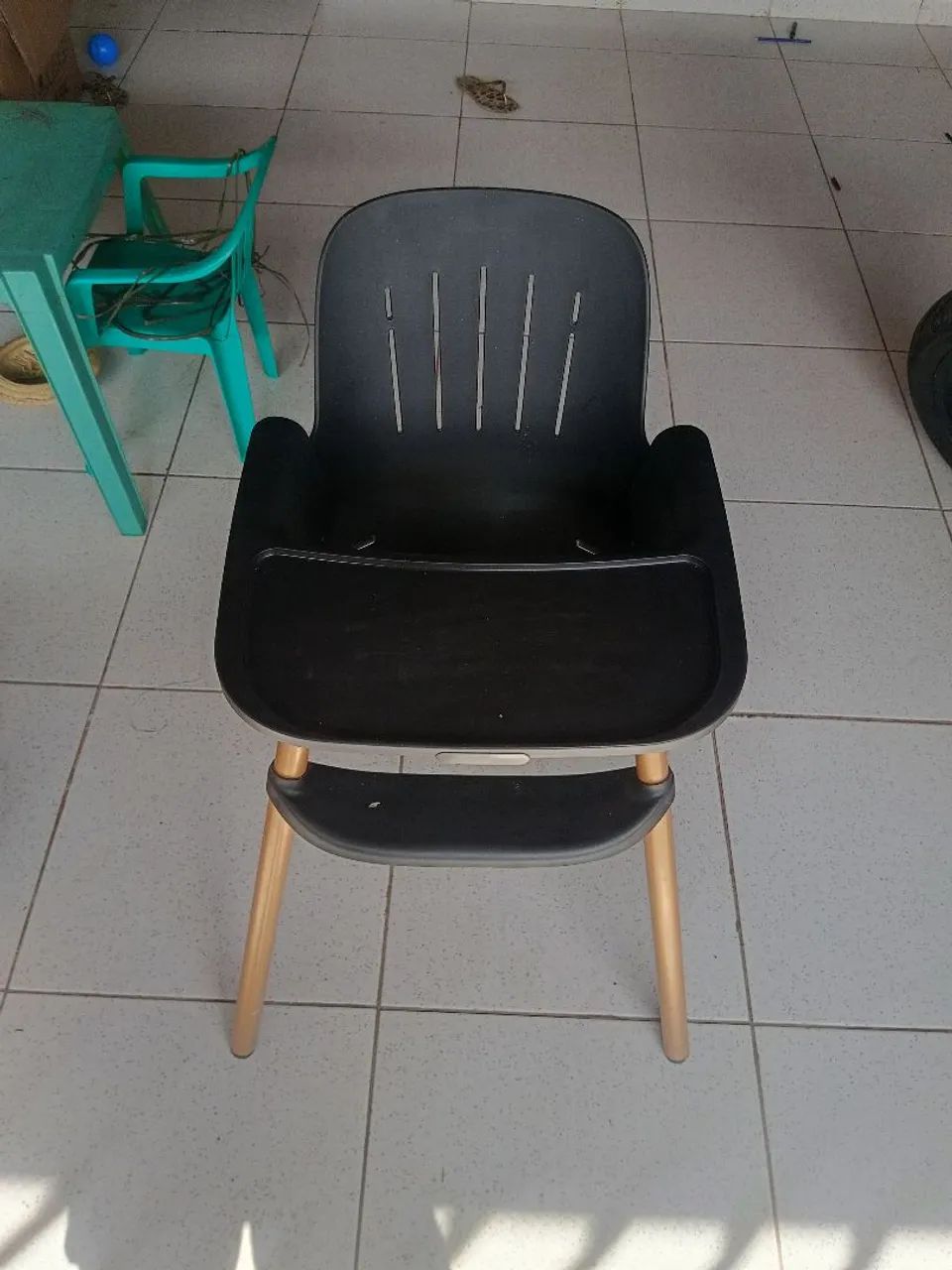 Cadeira de alimentação semi nova 