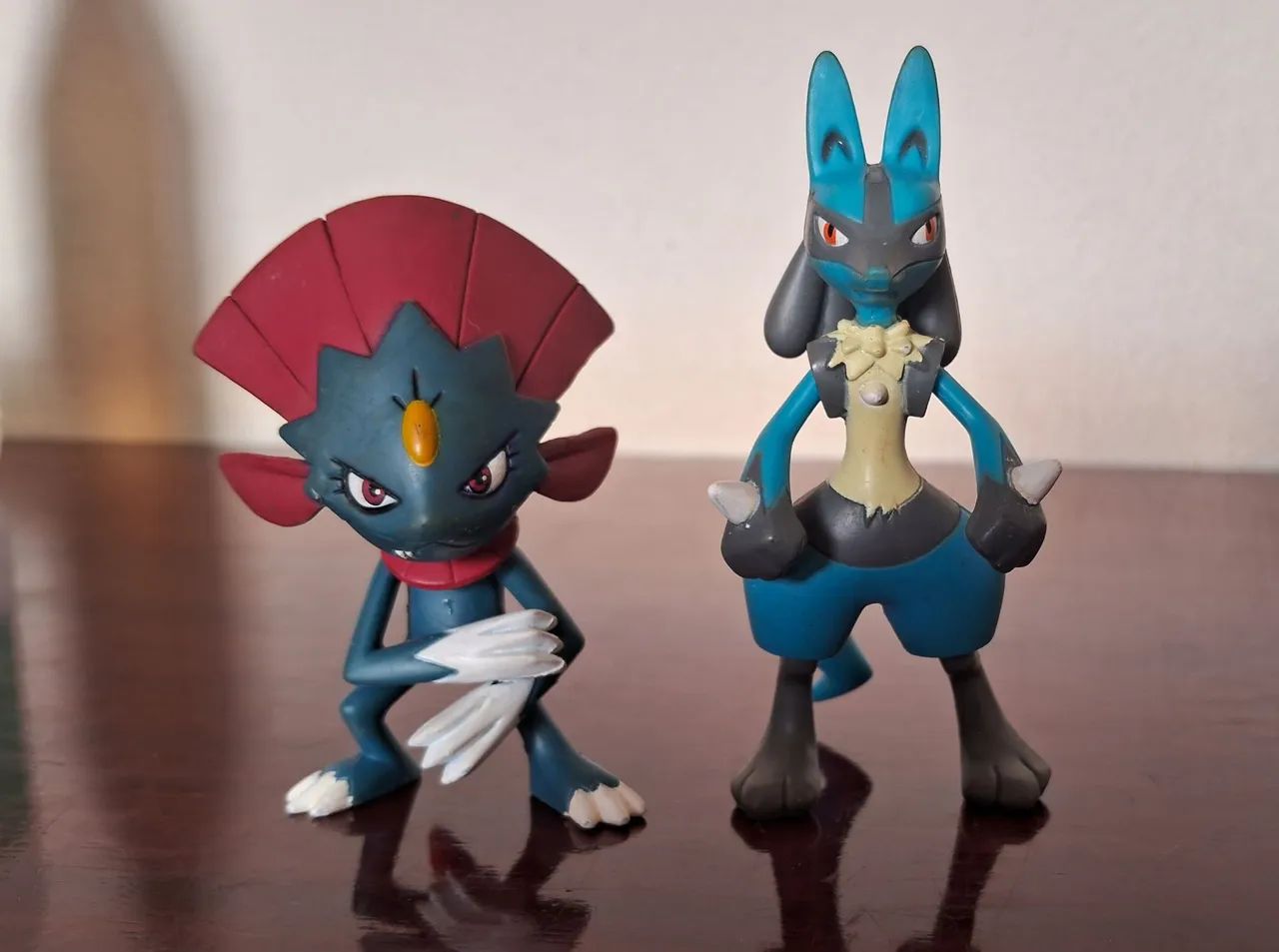 Duas miniaturas Pokemon 