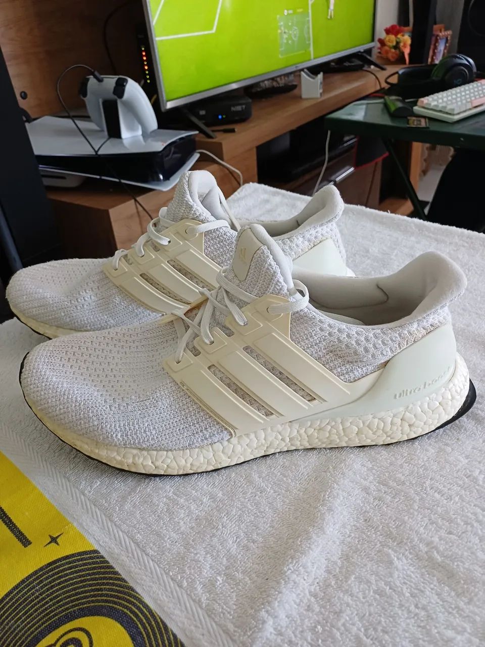Tênis original Adidas Ultraboost na cor Triple White