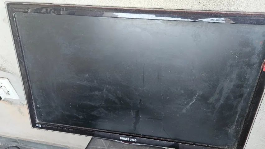 Lote de Monitores/TVs - Foto 2