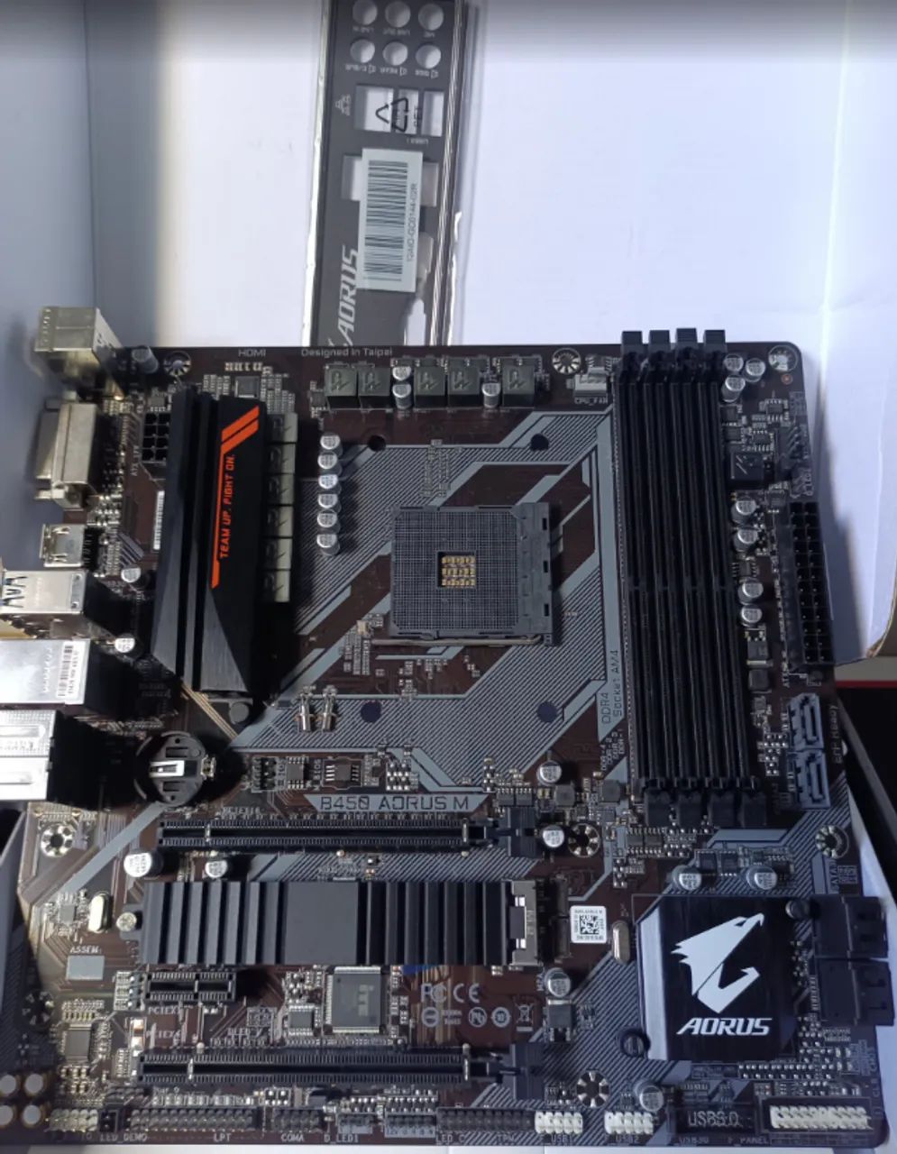 Placa mae B450 AORUS M com defeito - Foto 2