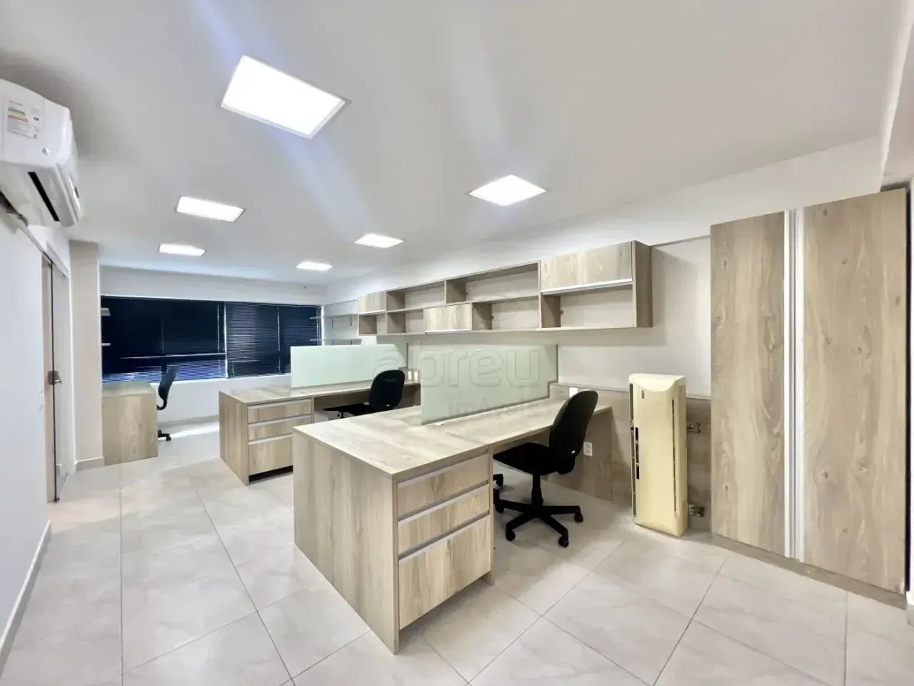 Sala reformada e mobiliada no Themis Tower - Lagoa Nova