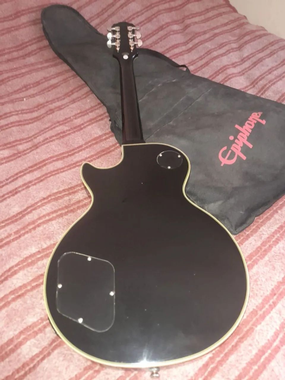 Guitarra Epiphone Les Paul Custom Ebony com bag - Foto 2