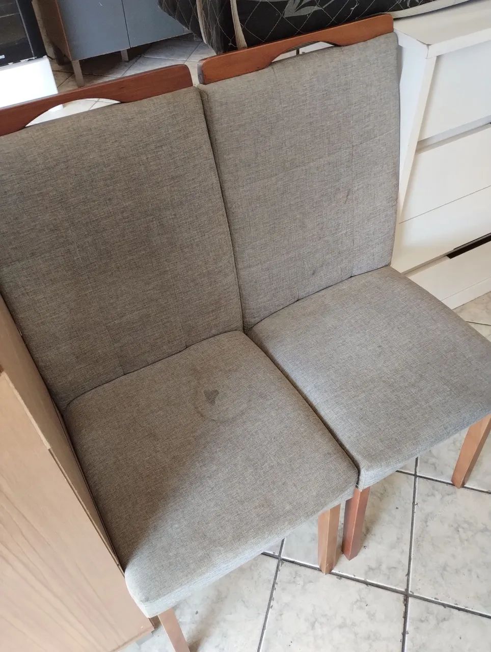 Vendo duas cadeiras de madeira  - Foto 3