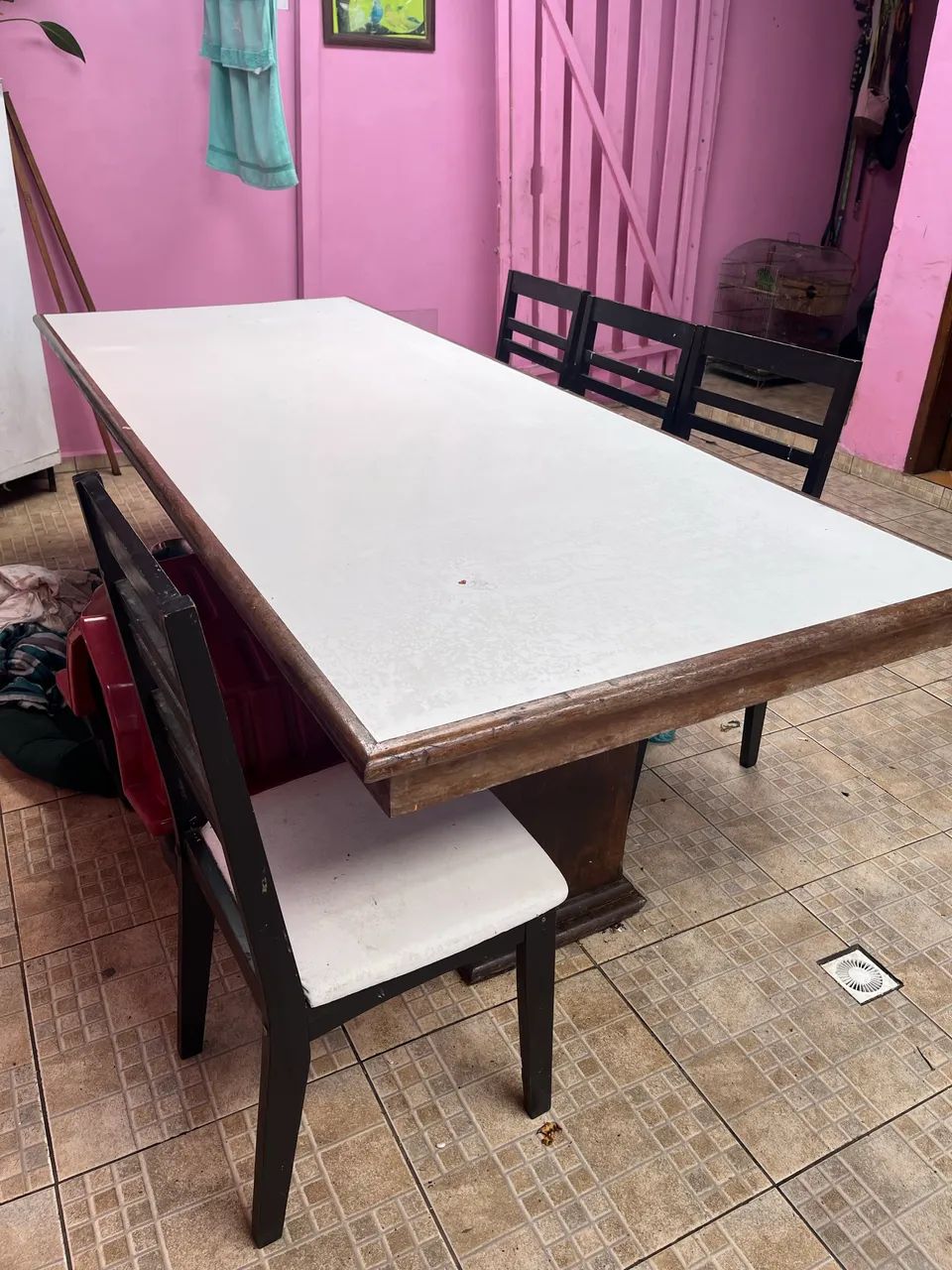 Mesa de madeira com 4 cadeiras - Foto 2