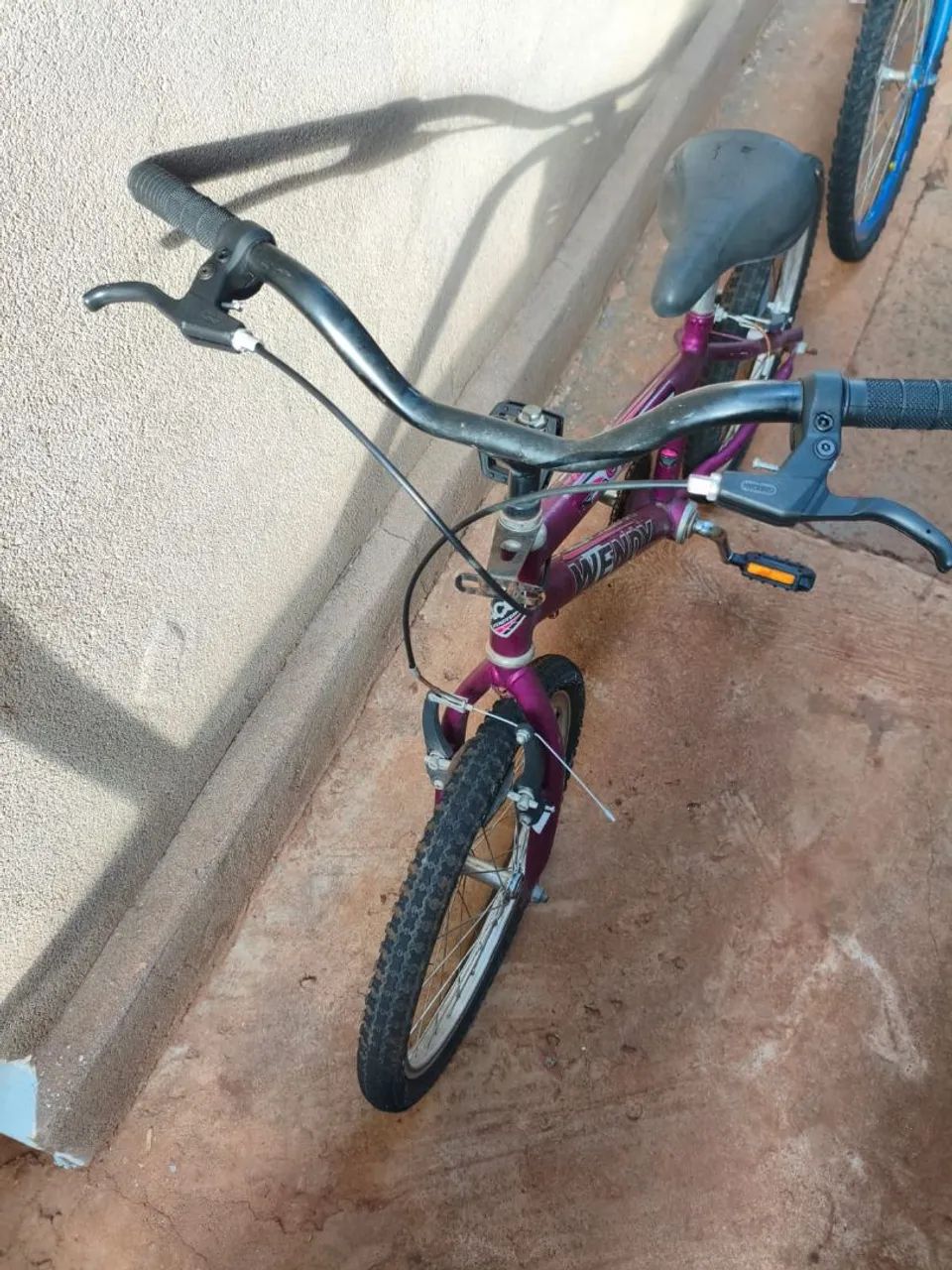 Vendo bicicleta roxa