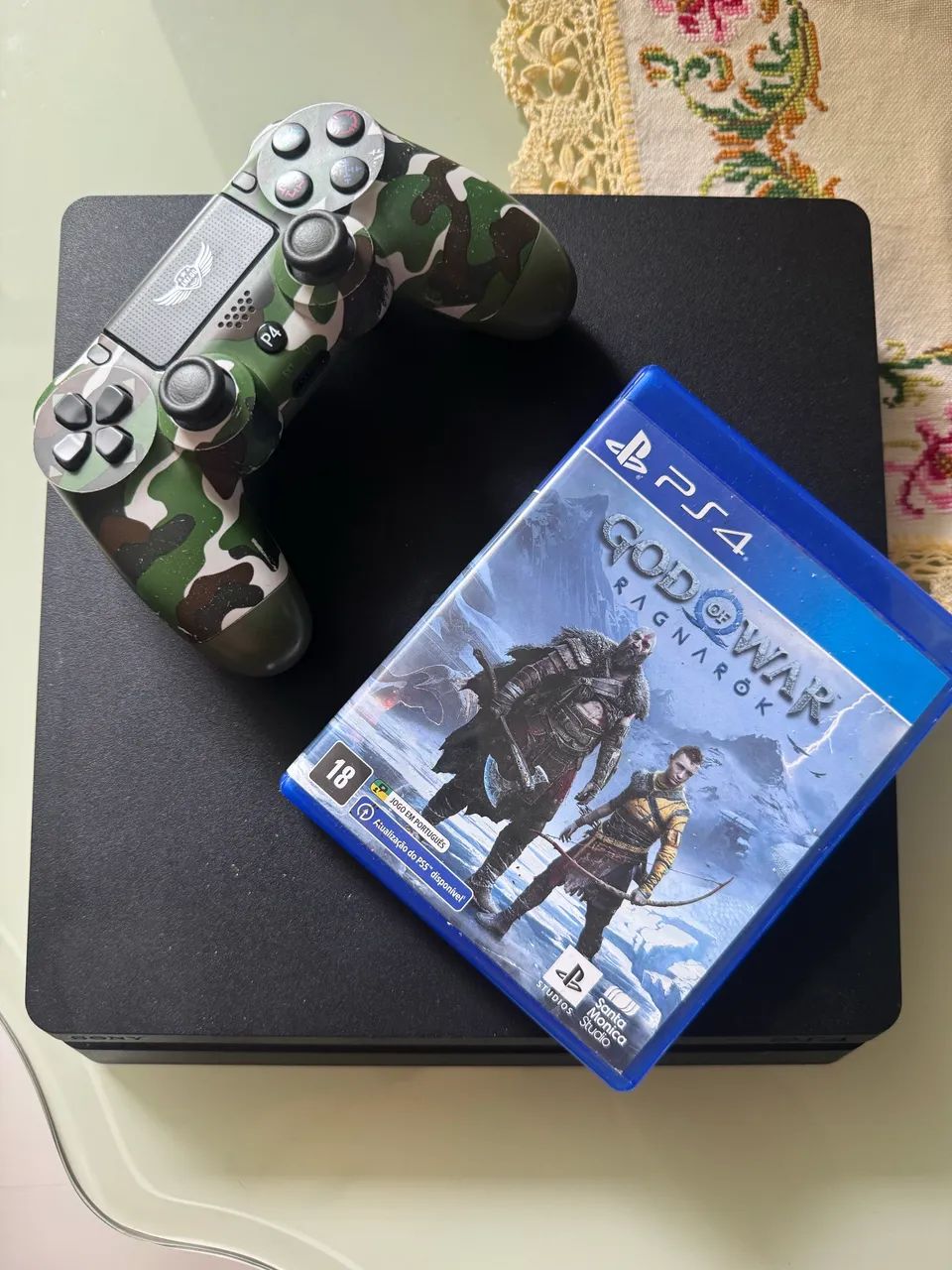 PlayStation 4 Slim Preto - Excelente Estado de Conservação