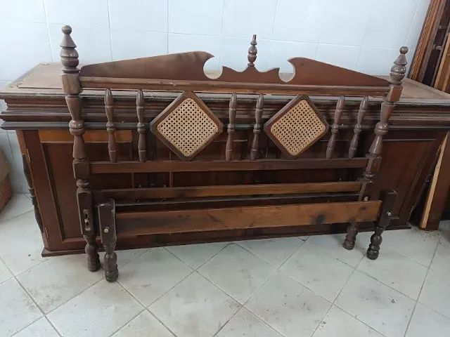 GUARDA ROUPA E CAMA DE IMBUIA 