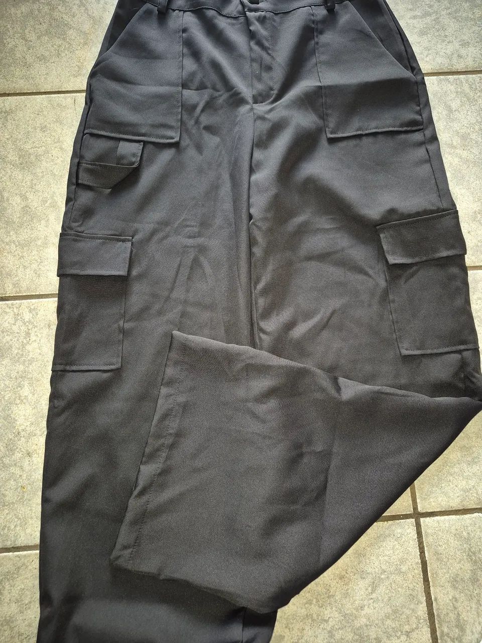 Calça, larga,preta,nova c/bolsos laterais  - Foto 2