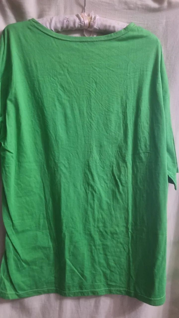 Camiseta bordada brilhosa G - Foto 3