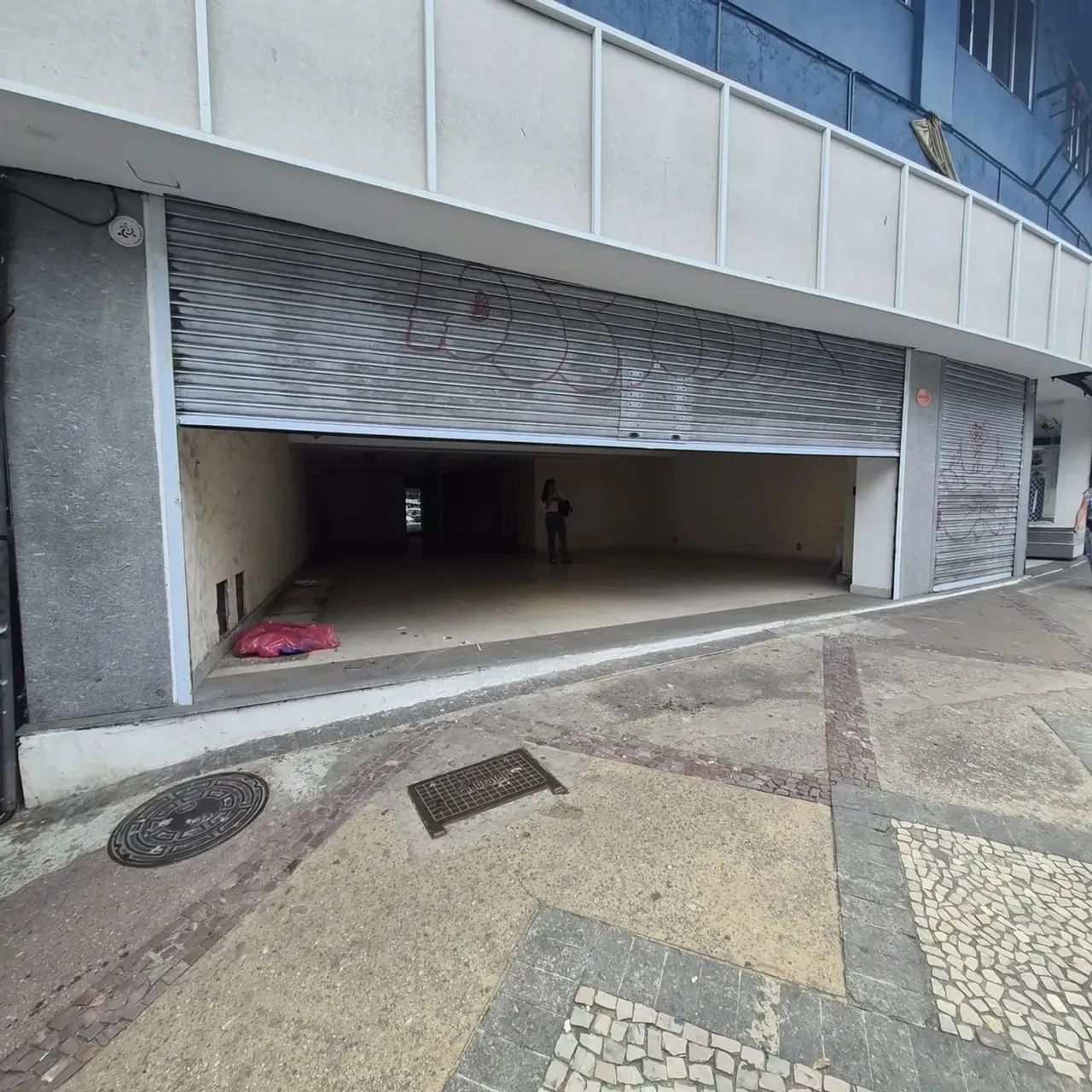 Alugo Lojão Meier Dias  d Cruz 79 aprox 240m² loja +  100m² girau 12m de frente otima loca