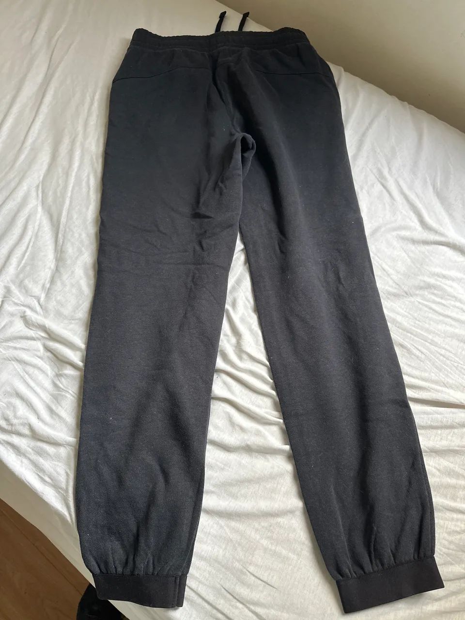 Calça de moleton preta TAM 10  - Foto 5