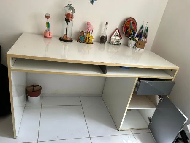 Escrivaninha Grande com Gaveta e Porta - 1,40 m - Foto 2