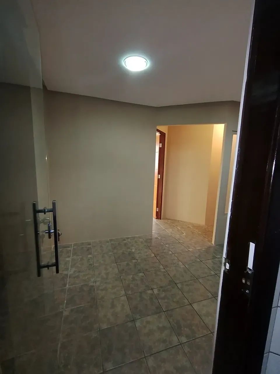 Sala comercial com 40m² no Ed. Empresarial Costa Azul, Stiep - Foto 4