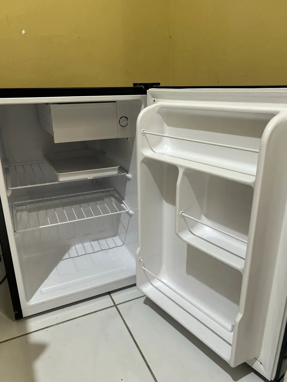 Frigobar Philco 68 litros 127V