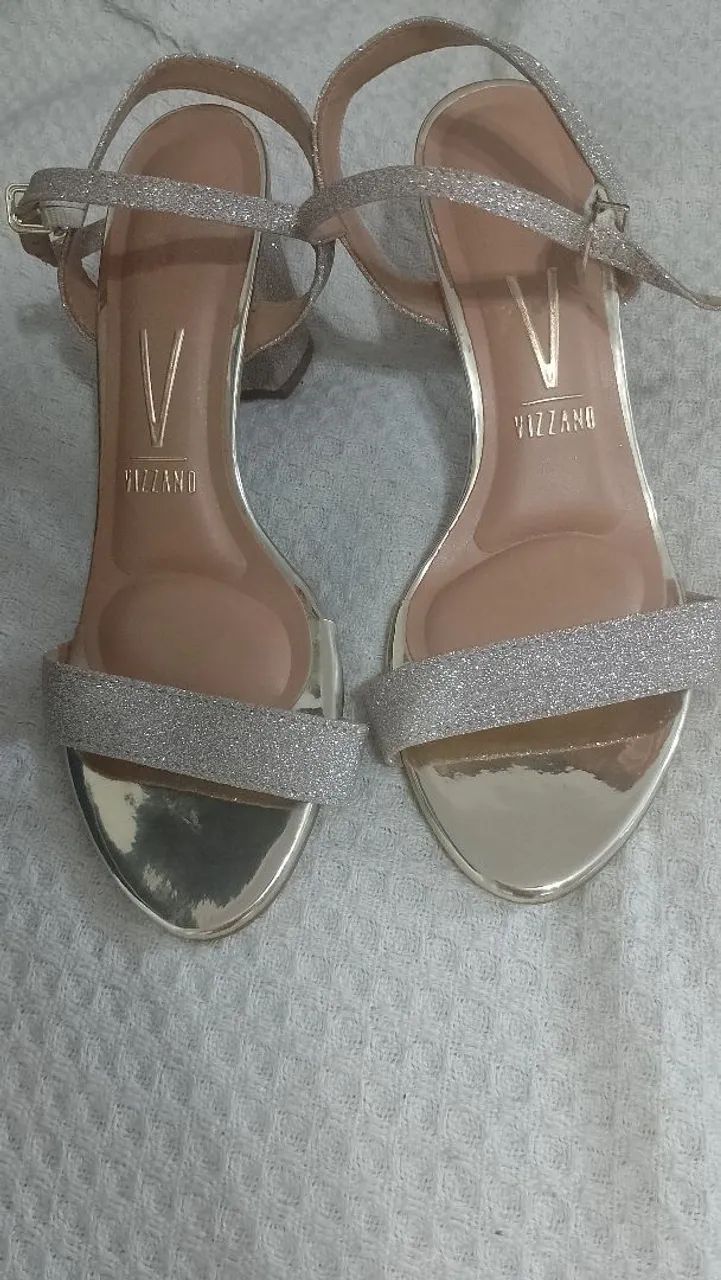 Sandália Vizzano usada algumas horas - Foto 2