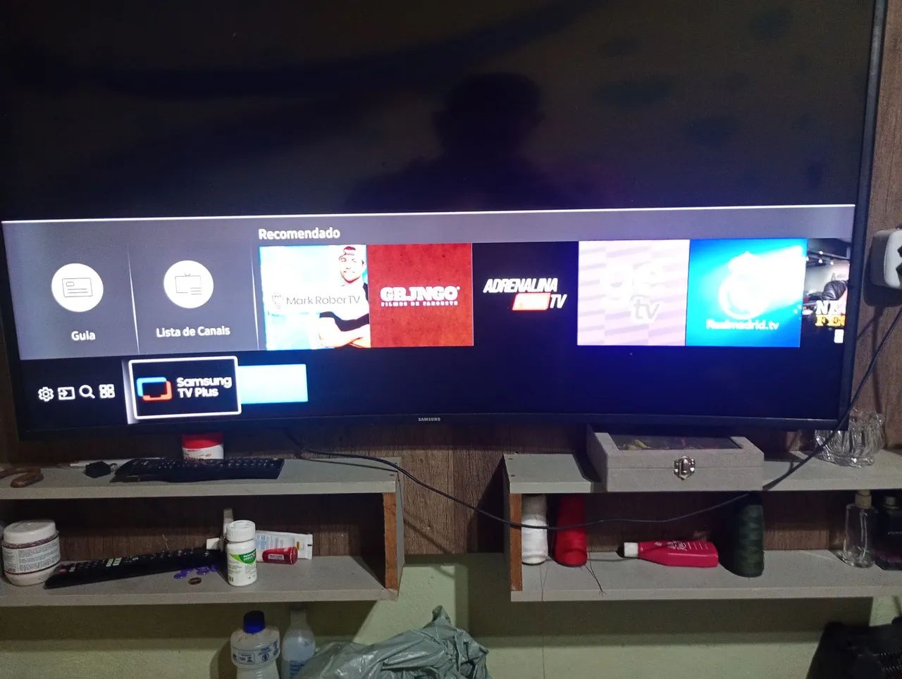 Vendo tv Samsung 50 polegadas tela curva  - Foto 3