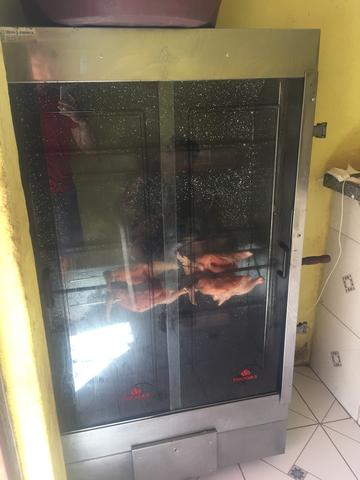 Máquina de assar frango