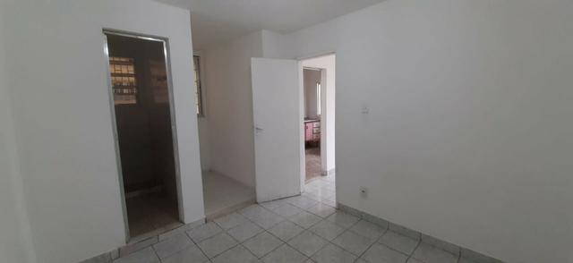 Casa de Vila 1 Qto -Tranversal a Av Dom Hélder Câmara - Foto 5