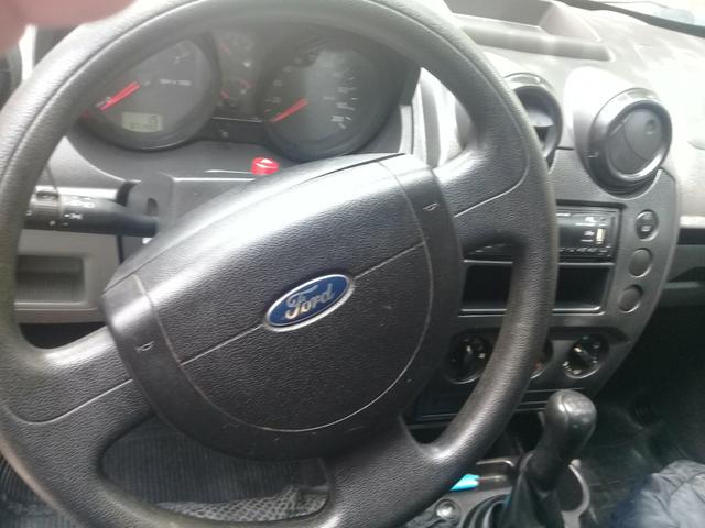Carro de garagem muito novo tabela 17.270 valor para vende rapido 14.500 - Foto 4