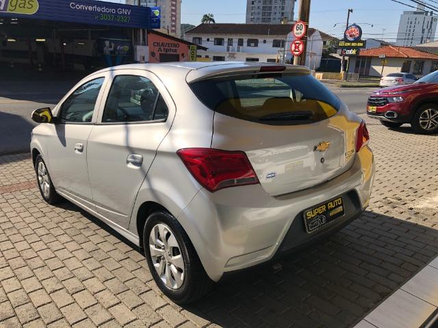 Chevrolet Onix LT 1.0 Mec 2017 - Foto 3