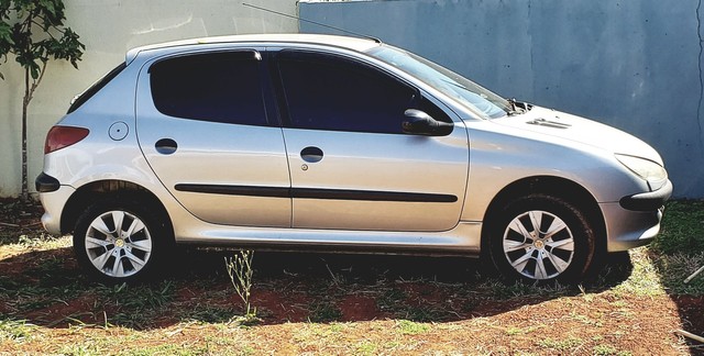PEUGEOT 206 ÓTIMO CARRO