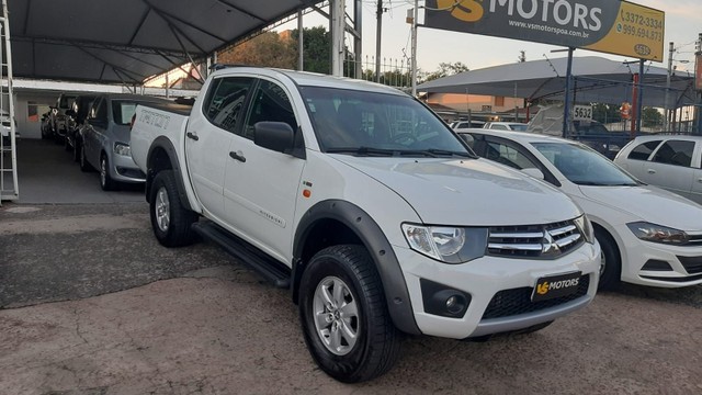 MITSHUBISHI L200 TRYTON GLS 2015 4X4 NOVA