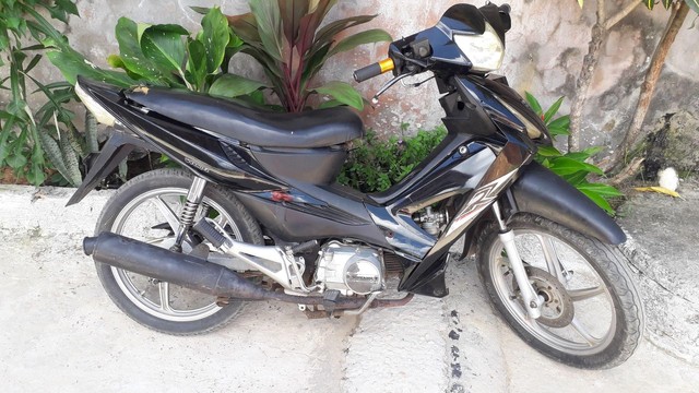 MOTO PHOENIX FENIX EM UM BOM ESTADO R$ 2000 TEM CONVERSA NO PREÇO 