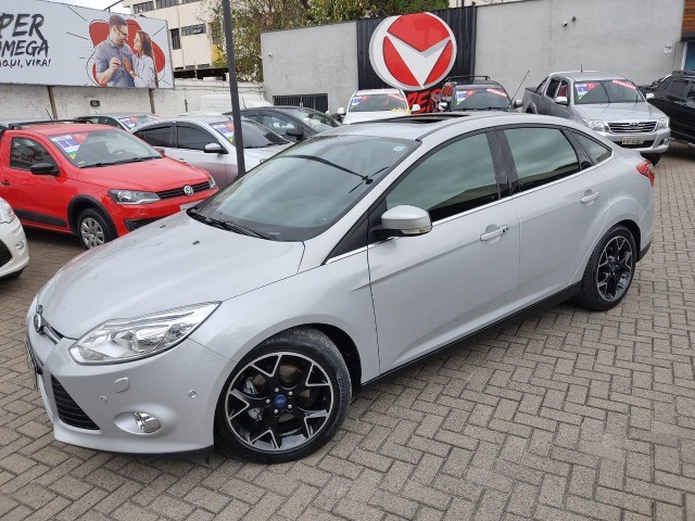 FOCUS TITANIUM PLUS SE 2.0 COMPLETO E MUITO NOVO!