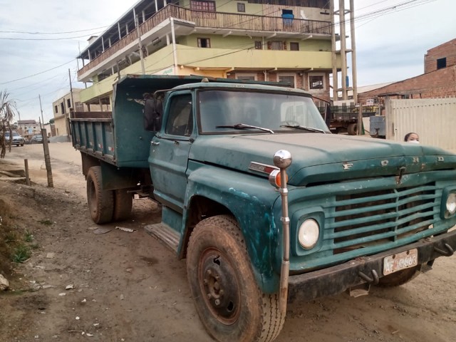 FORD F600 ANO 75