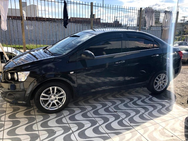 VENDO LINDO CARRO A GÁS EM ÓTIMO ESTADO !!!!!