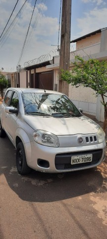 FIAT UNO VIVACE 1.0 ANO 2012