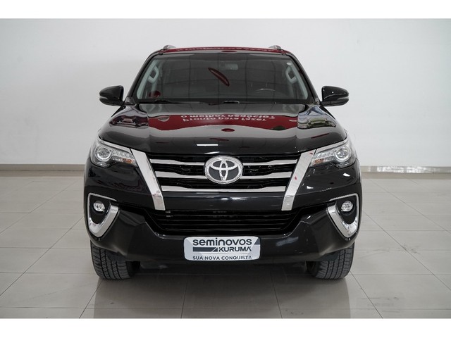 TOYOTA HILUX SW4 2.8 SRX 4X4 7 LUGARES 16V TURBO INTERCOOLER DIESEL 4P AUTOMATICO