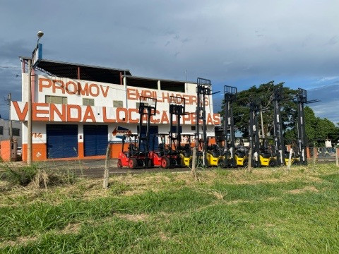 Empilhadeira Hyster H60FT triplex deslocador 2016 - Foto 4